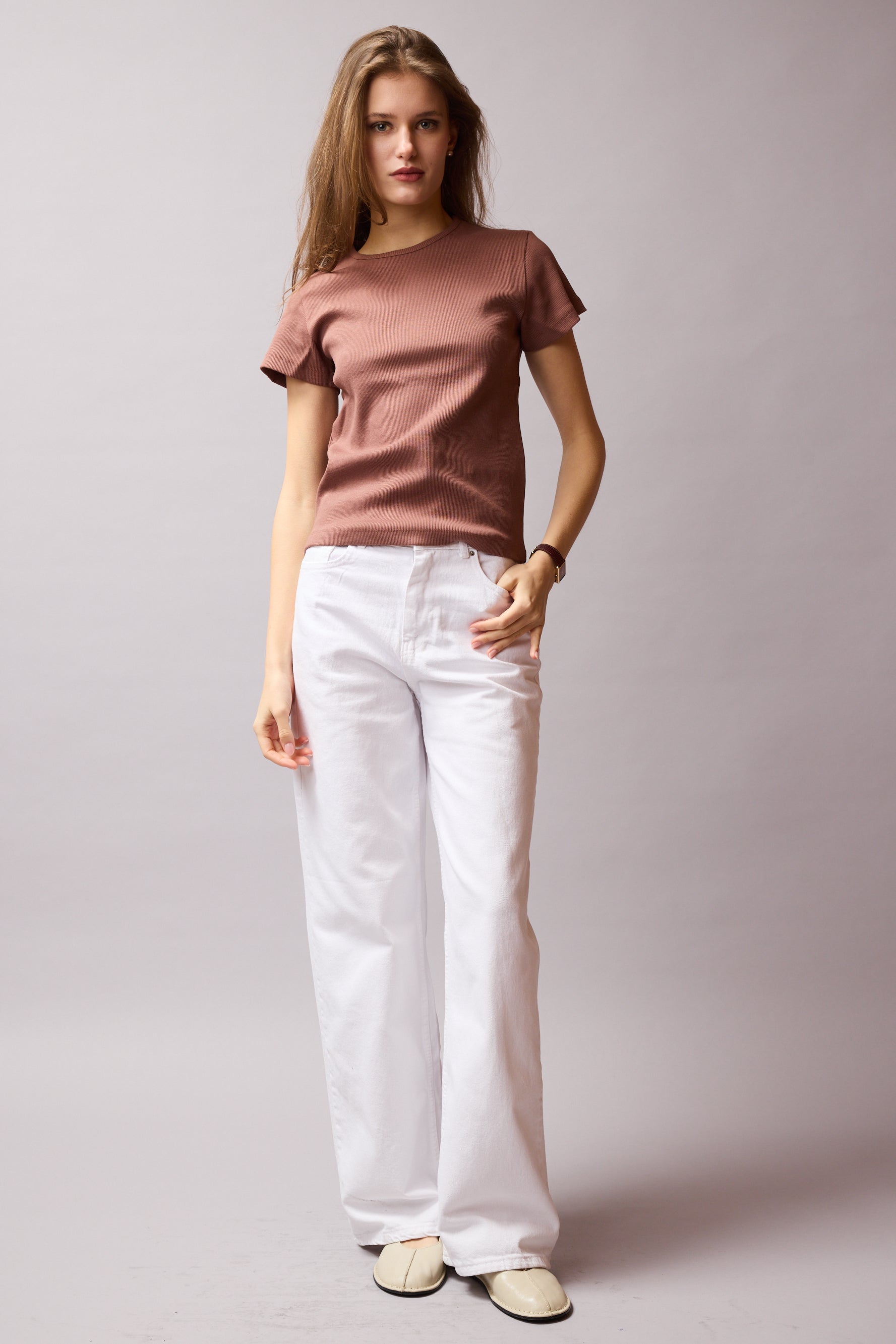 FİTİLLİ KISA KOLLU PAMUK T-SHIRT KAHVE