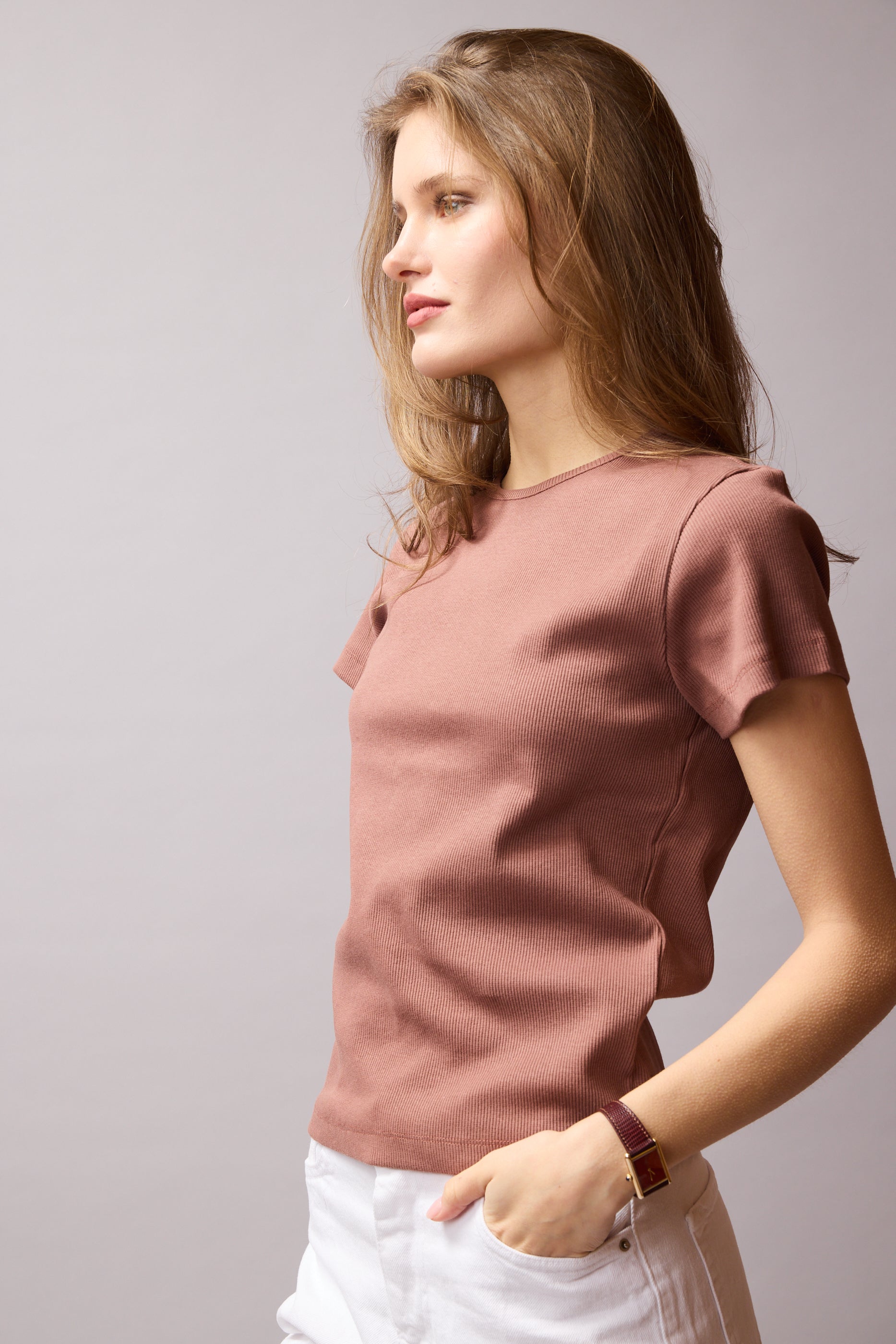 FİTİLLİ KISA KOLLU PAMUK T-SHIRT KAHVE