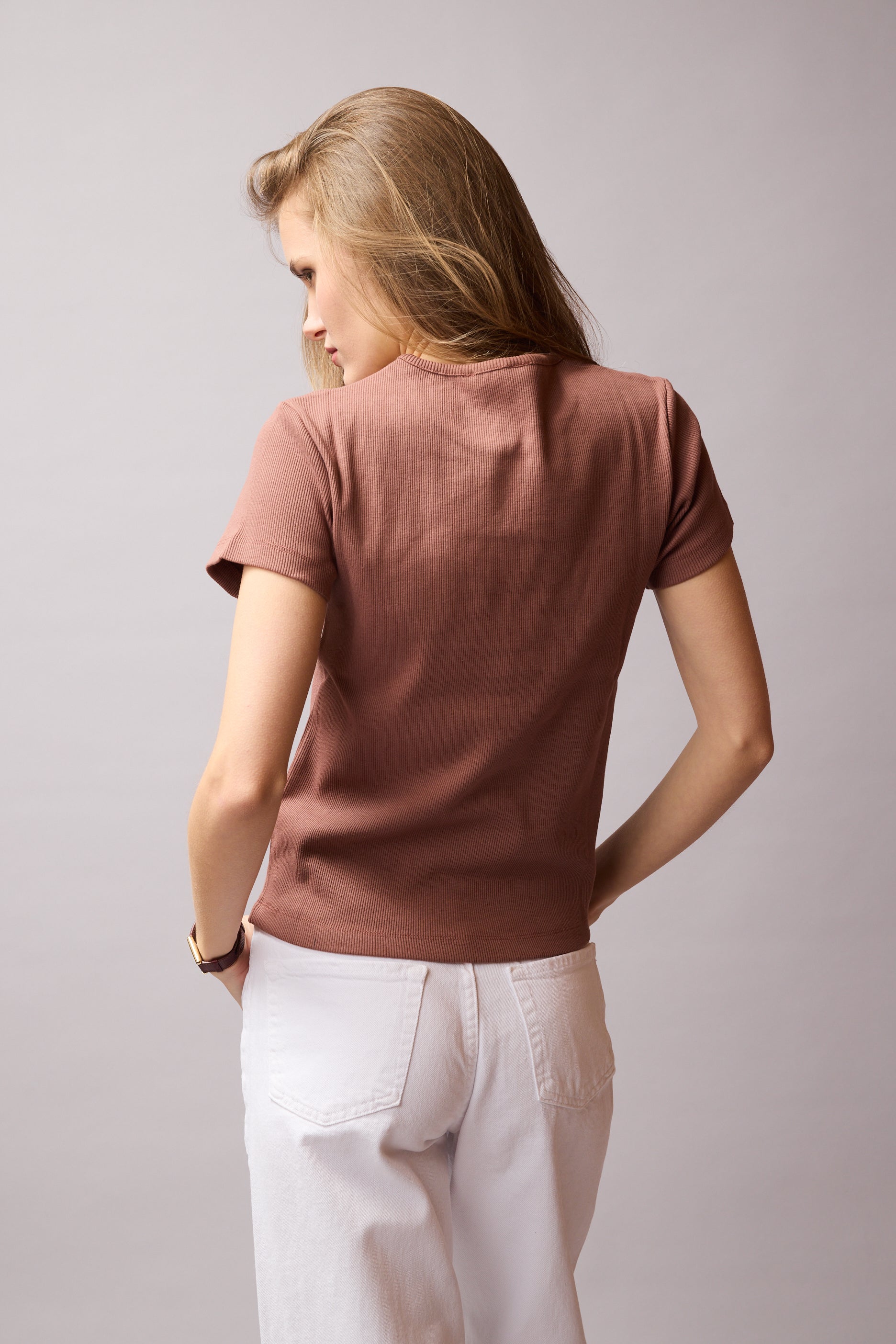 FİTİLLİ KISA KOLLU PAMUK T-SHIRT KAHVE