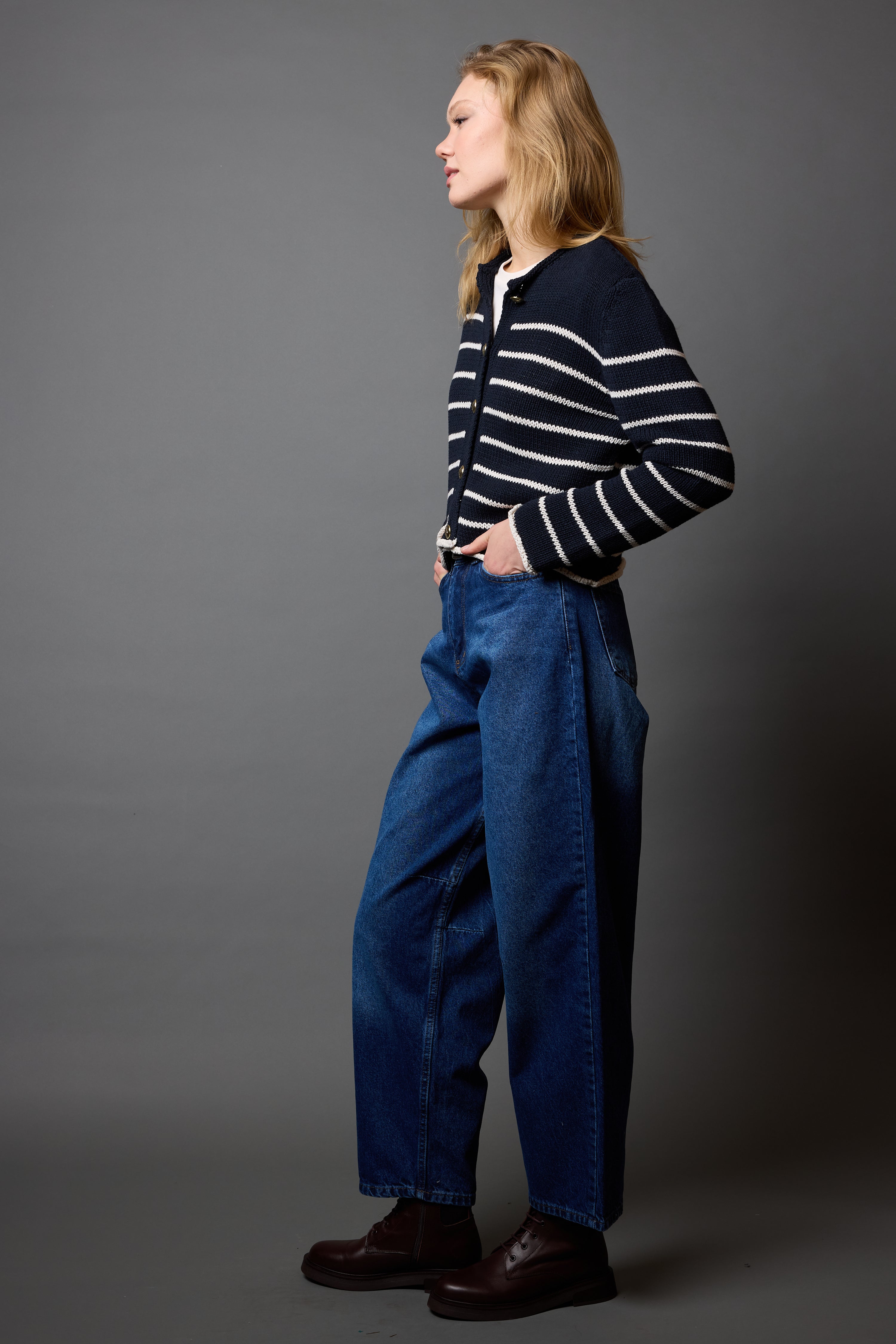 STRAIGHT FIT GENİŞ PAÇA KEMER DETAYLI JEAN