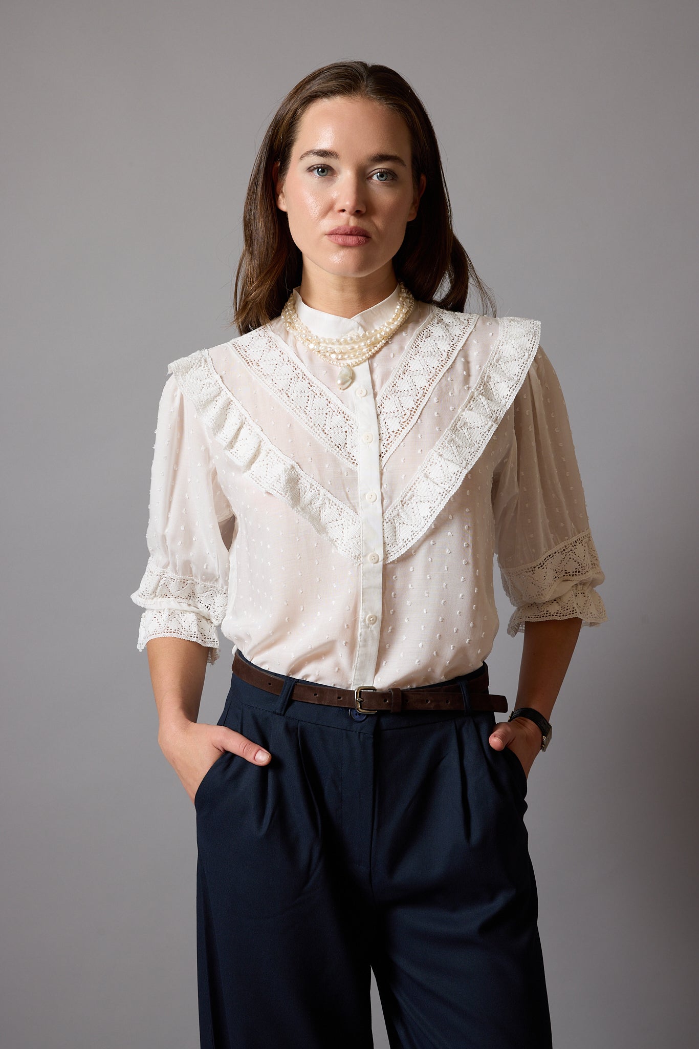 CLARA DANTELLİ GOMLEK