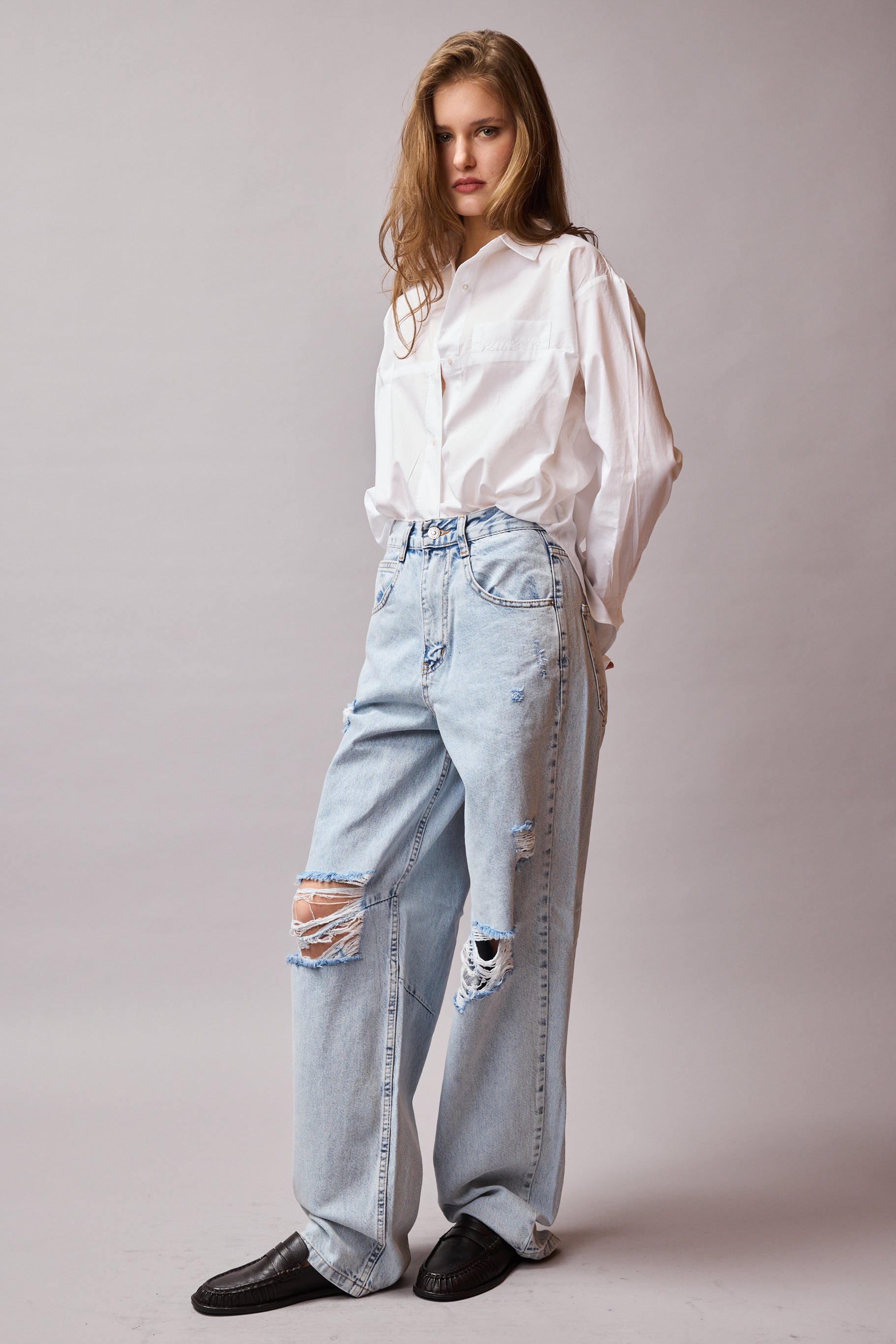 STRAIGHT FIT YÜKSEK BEL GENİŞ PAÇA YIRTIK JEAN