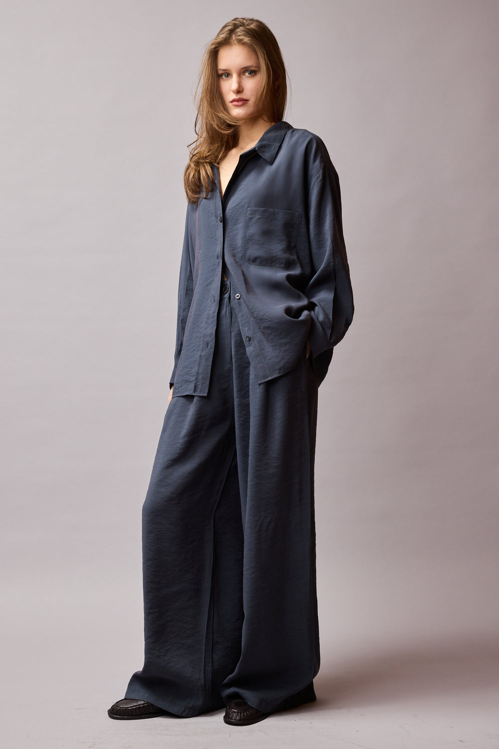 DOKUMLU TENSEL GOMLEK ANTRASIT