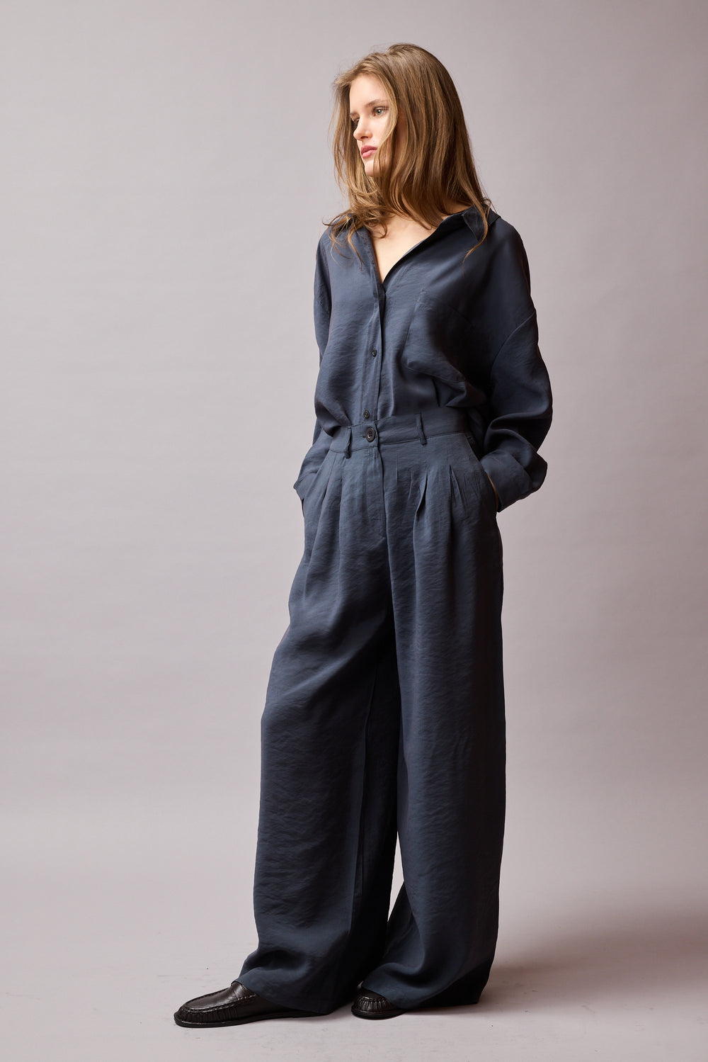 DOKUMLU TENSEL GOMLEK ANTRASIT