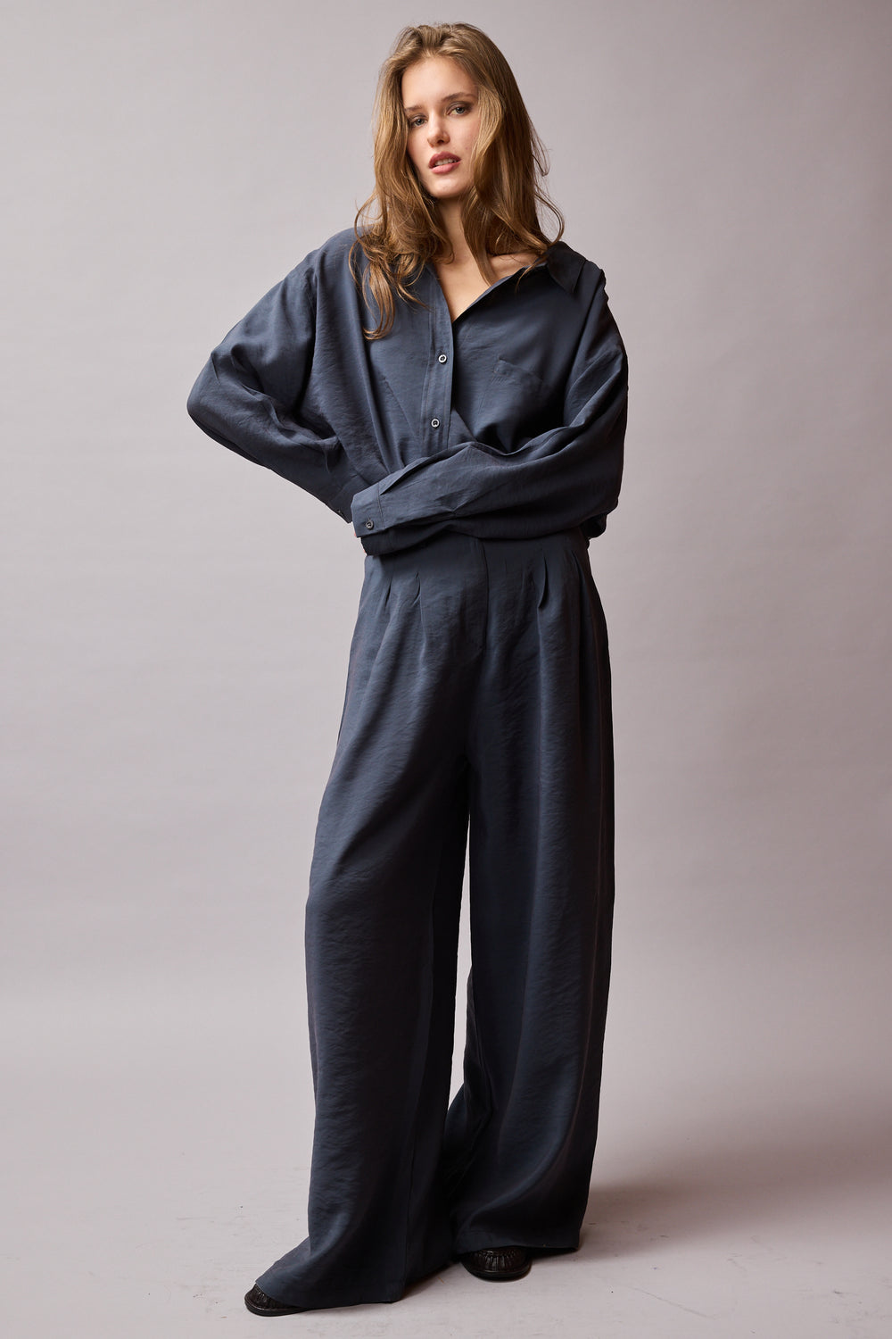 DOKUMLU TENSEL GOMLEK ANTRASIT