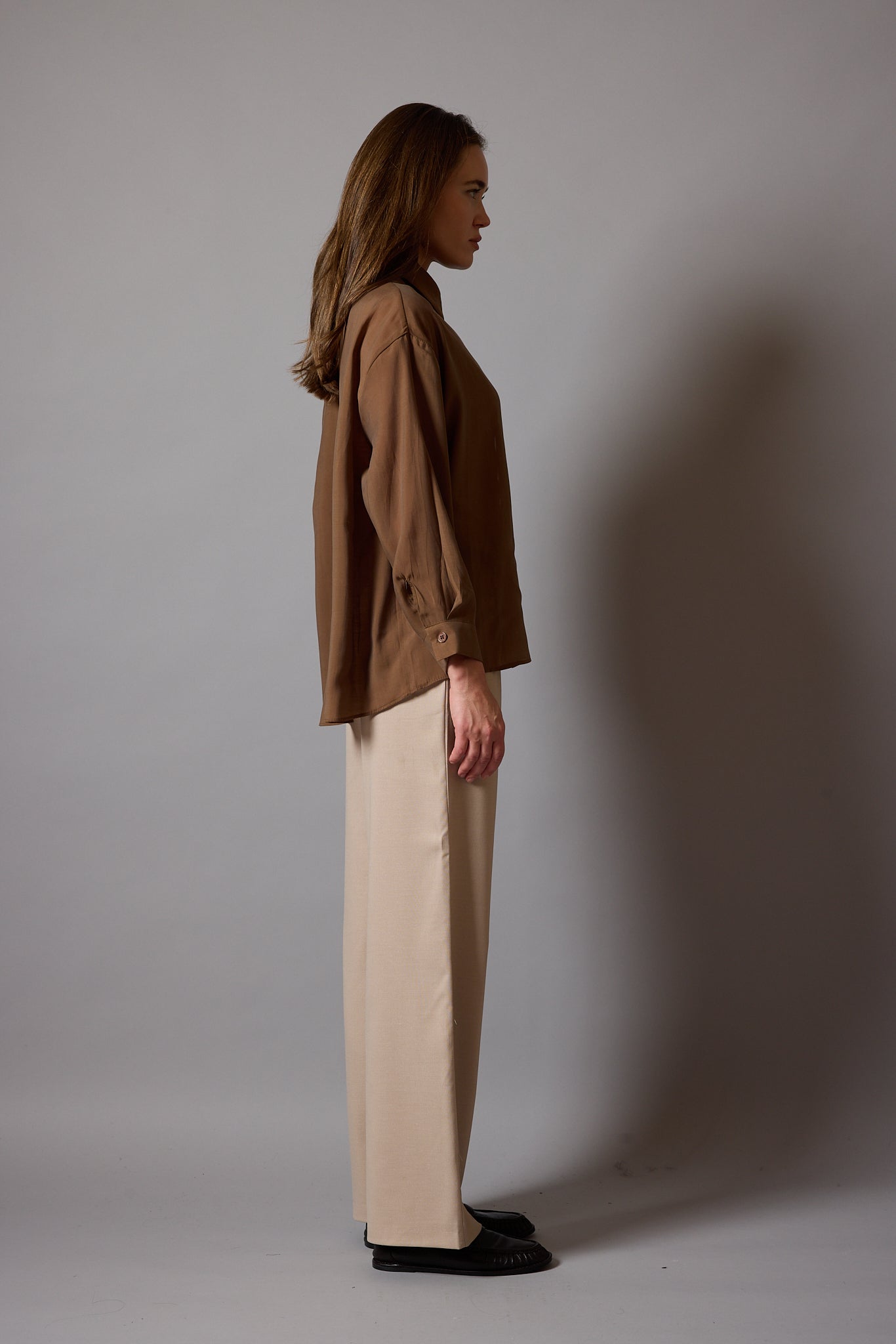DOKUMLU TENSEL GOMLEK CAMEL