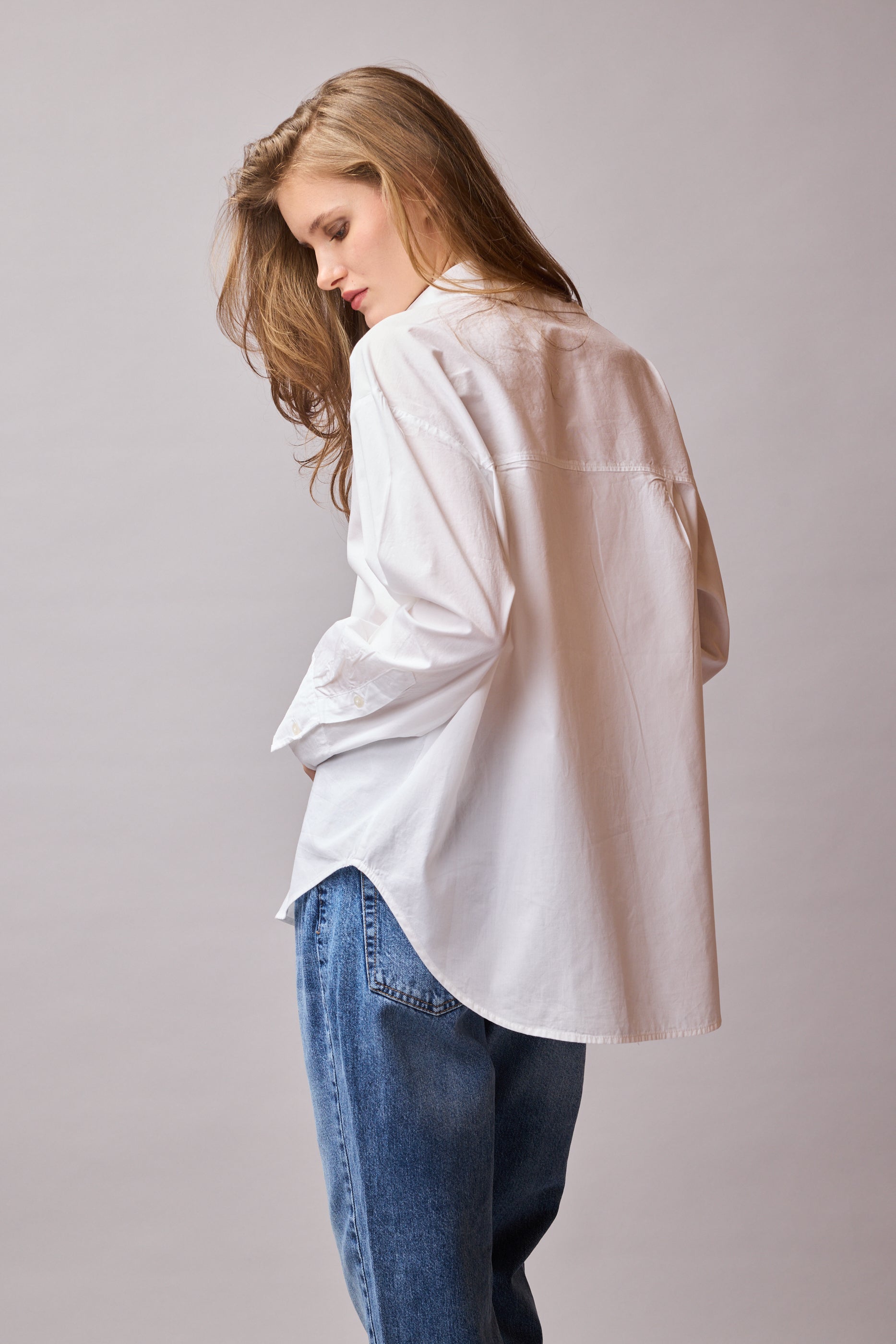 KLASİK YAKA OVERSIZE POPLİN GÖMLEK BEYAZ
