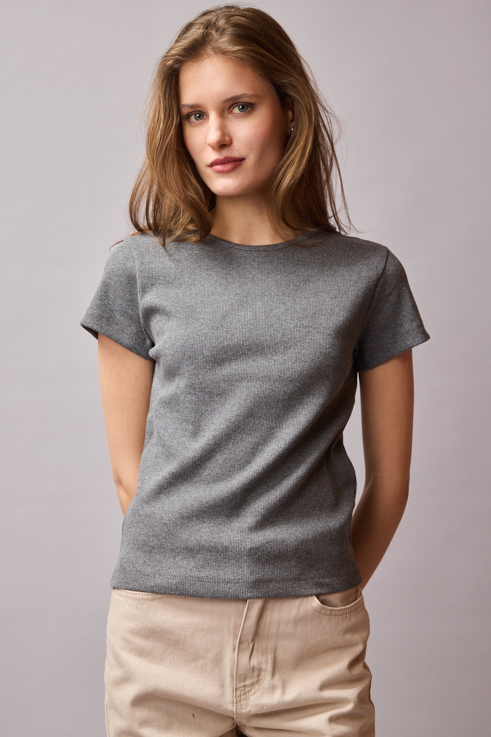 FİTİLLİ KISA KOLLU PAMUK T-SHIRT FÜME