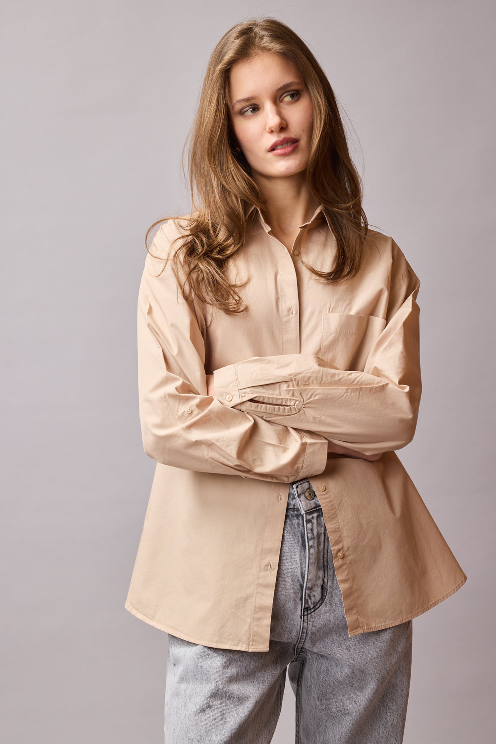 KLASIK YAKA OVERSIZE CEPLI GOMLEK BEJ