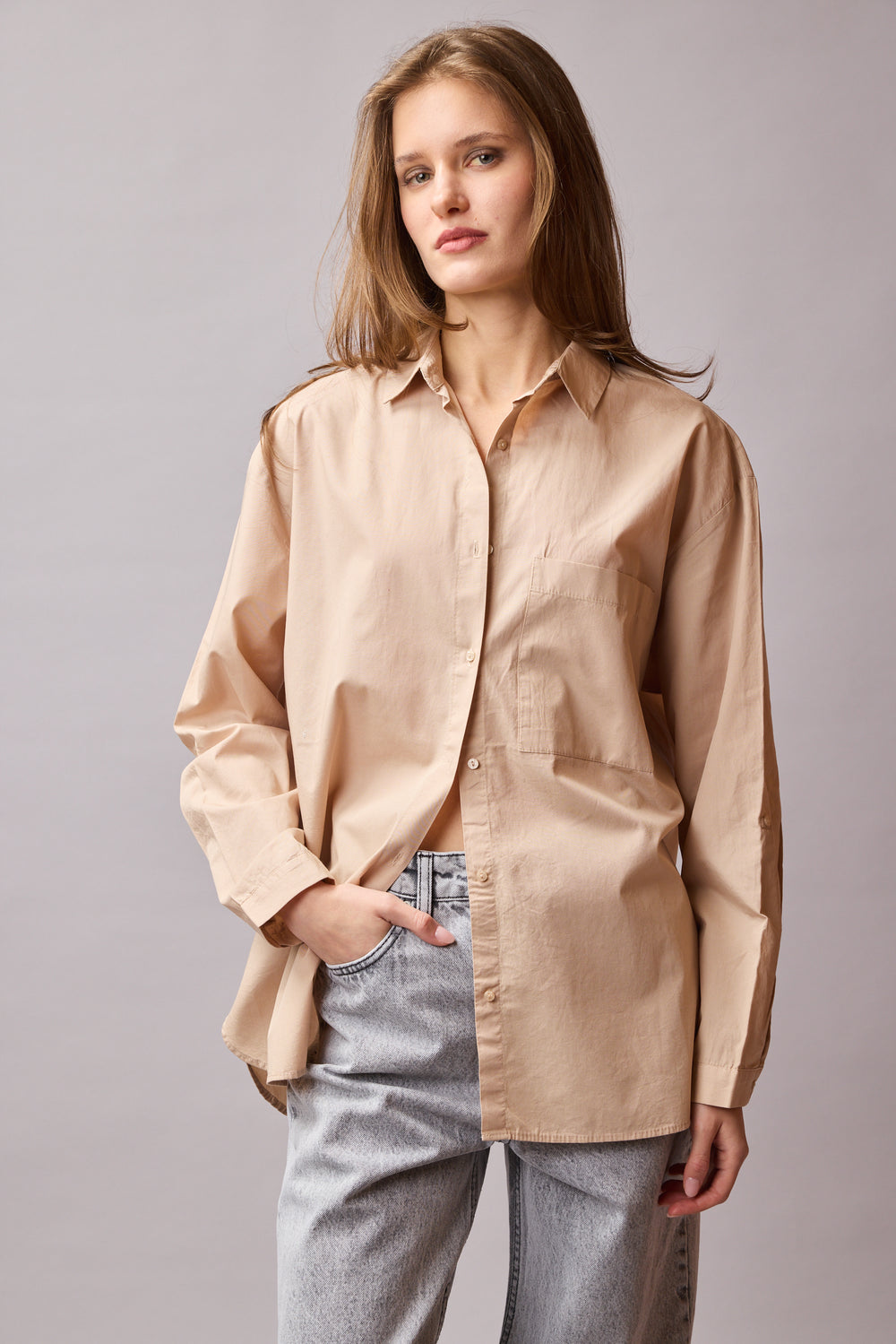 KLASIK YAKA OVERSIZE CEPLI GOMLEK BEJ