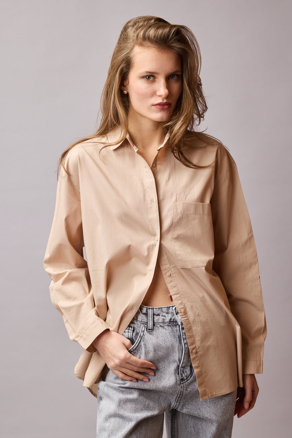 KLASIK YAKA OVERSIZE CEPLI GOMLEK BEJ