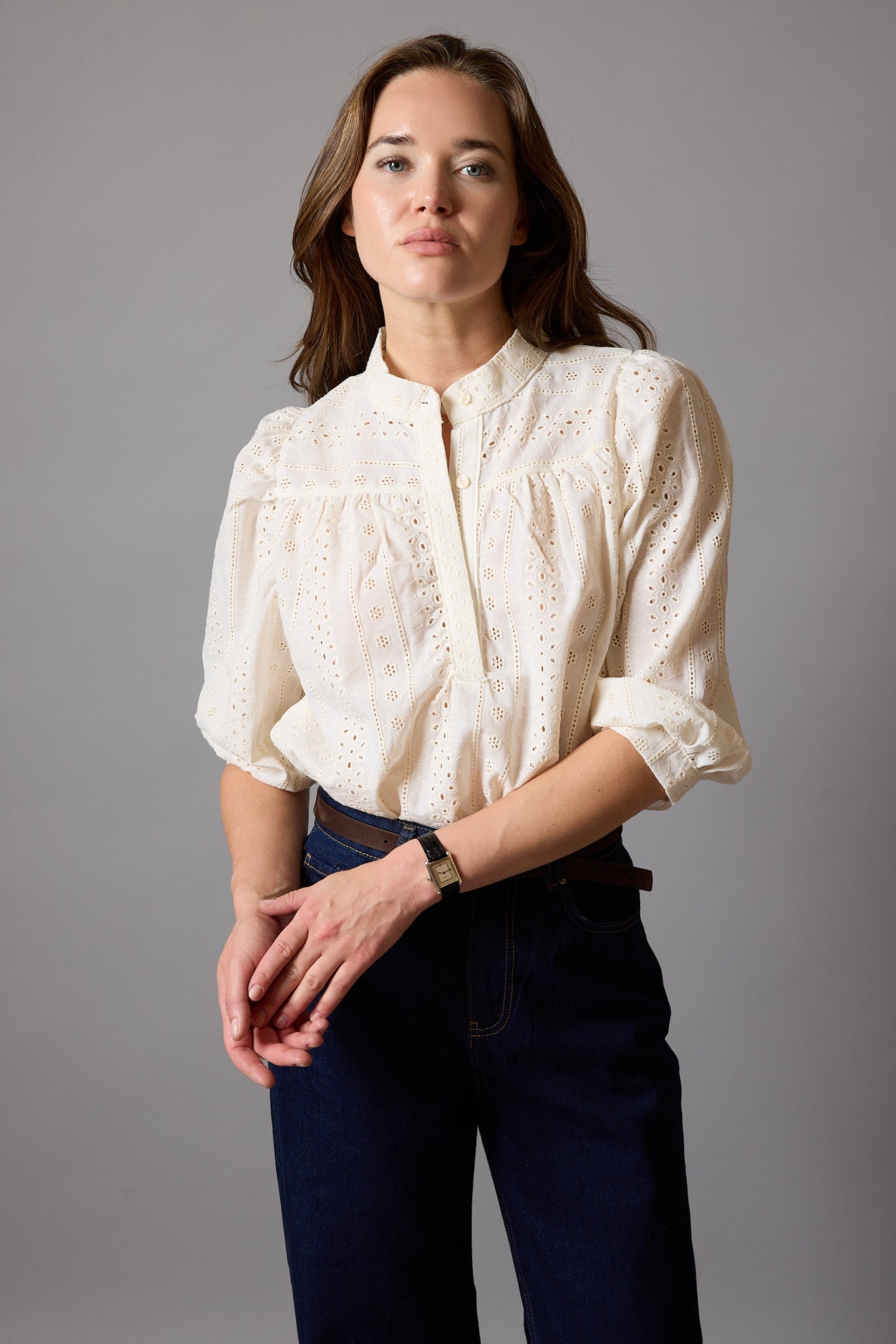 JANE HAKİM YAKA DELİK İŞİ BLUZ