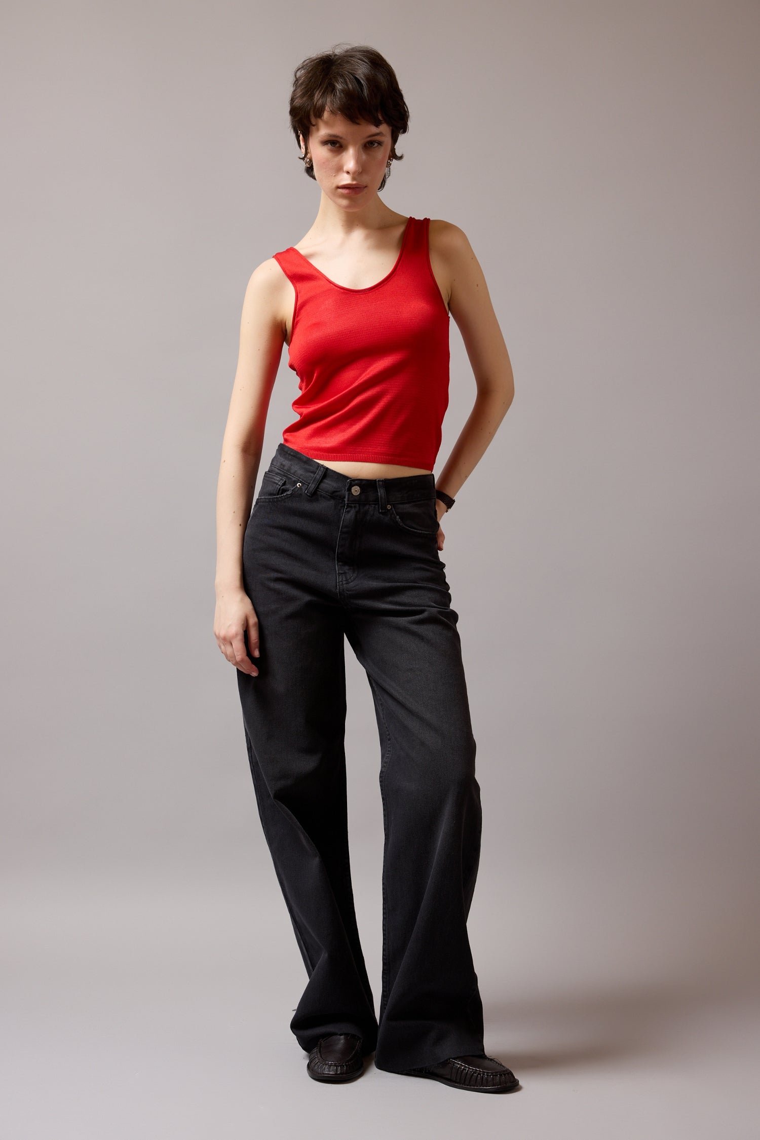 STRAIGHT FIT YÜKSEK BEL BORU PAÇA JEAN FÜME