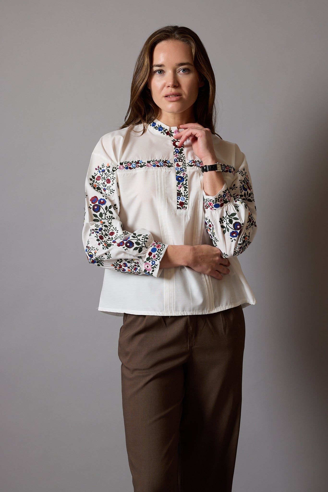 HAKIM YAKA FLORAL NAKISLI BLUZ