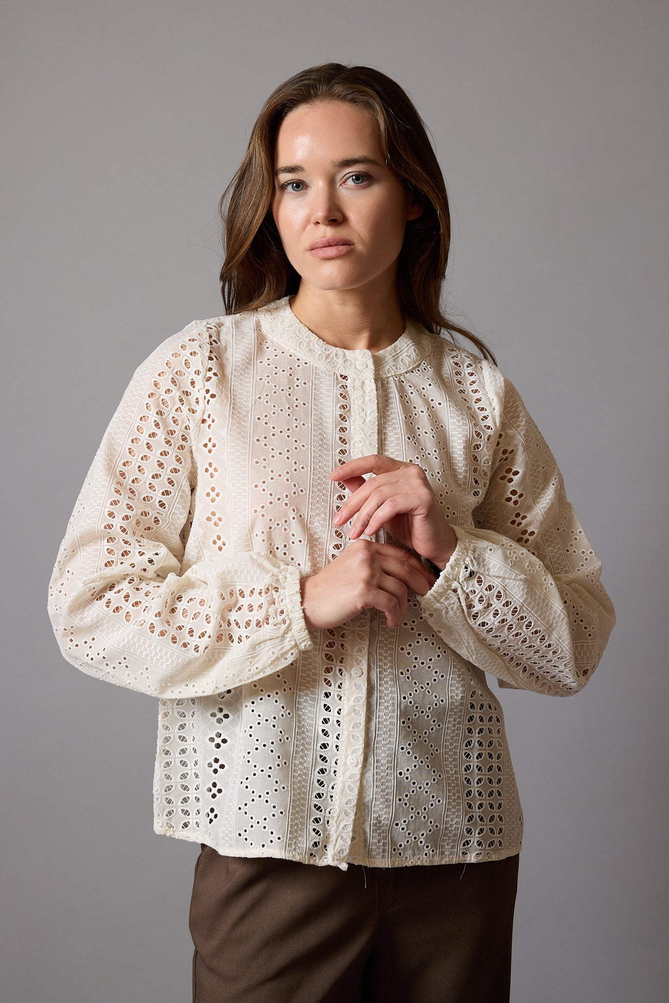 EDITH HAKIM YAKA DELIK ISI GOMLEK