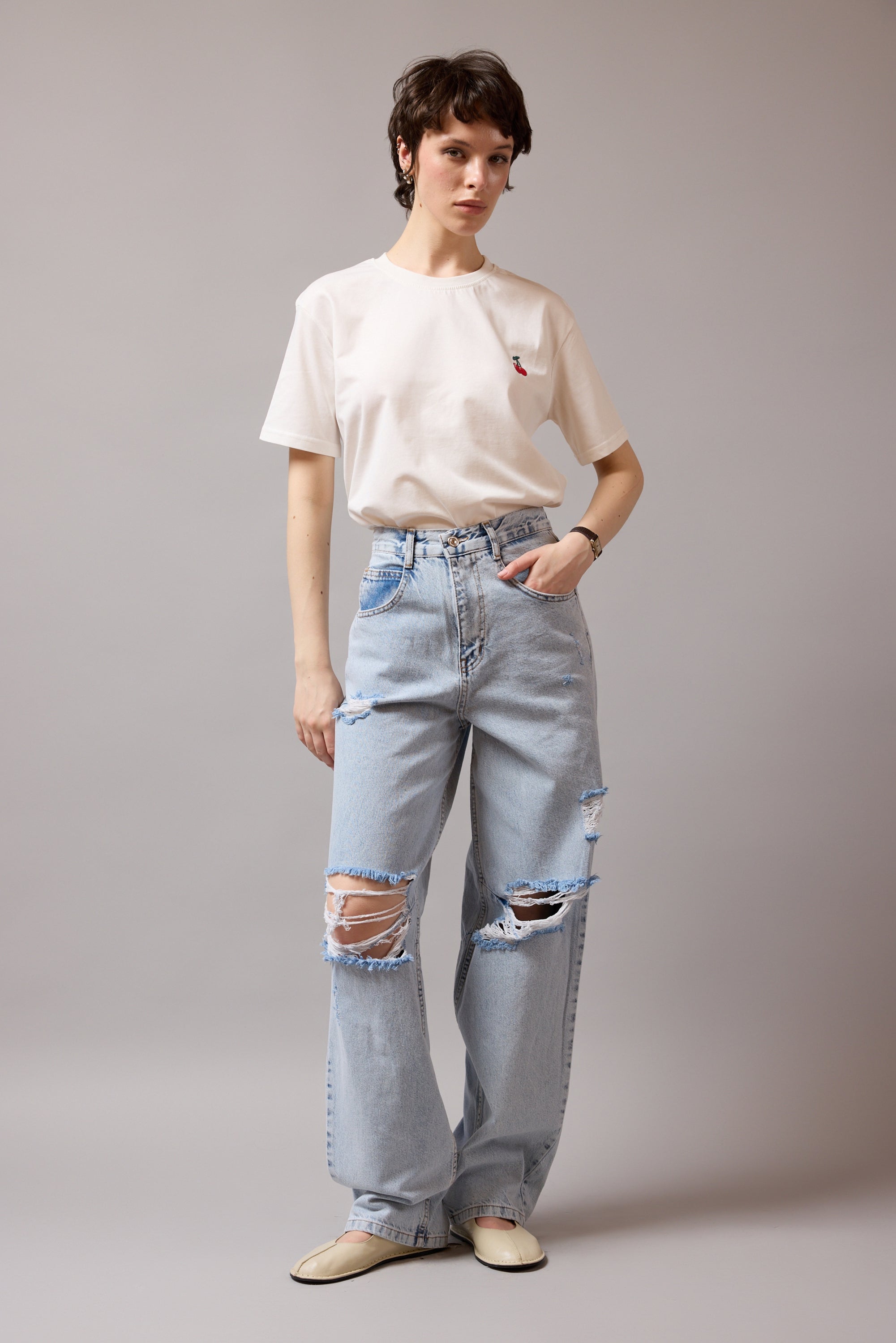 STRAIGHT FIT YÜKSEK BEL GENİŞ PAÇA YIRTIK JEAN