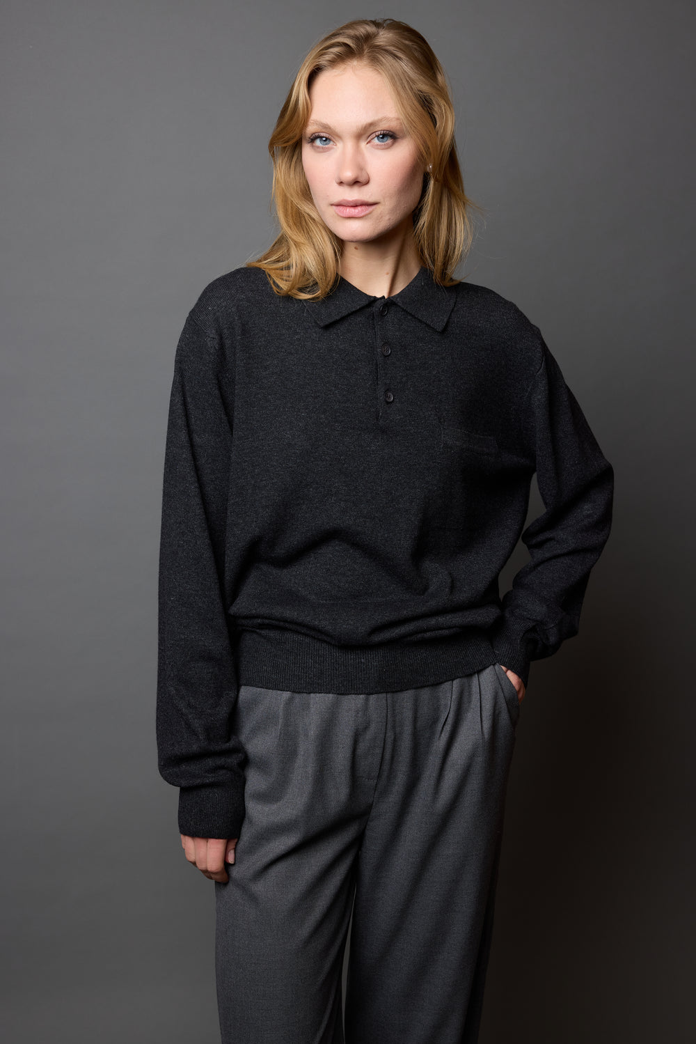 YUN POLO YAKA UNISEX KAZAK FUME