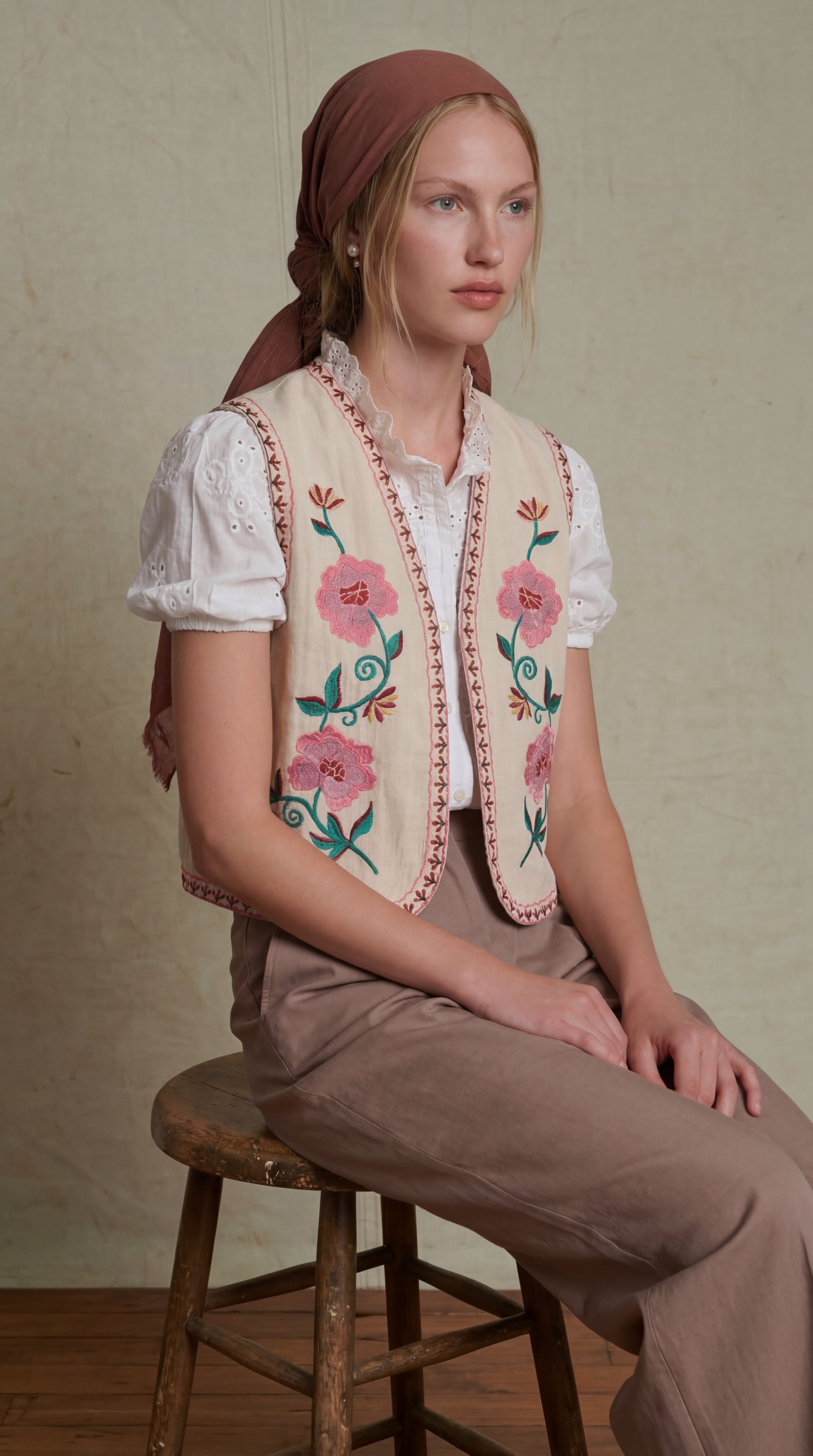 ROSE NAKIS DETAYLI YELEK