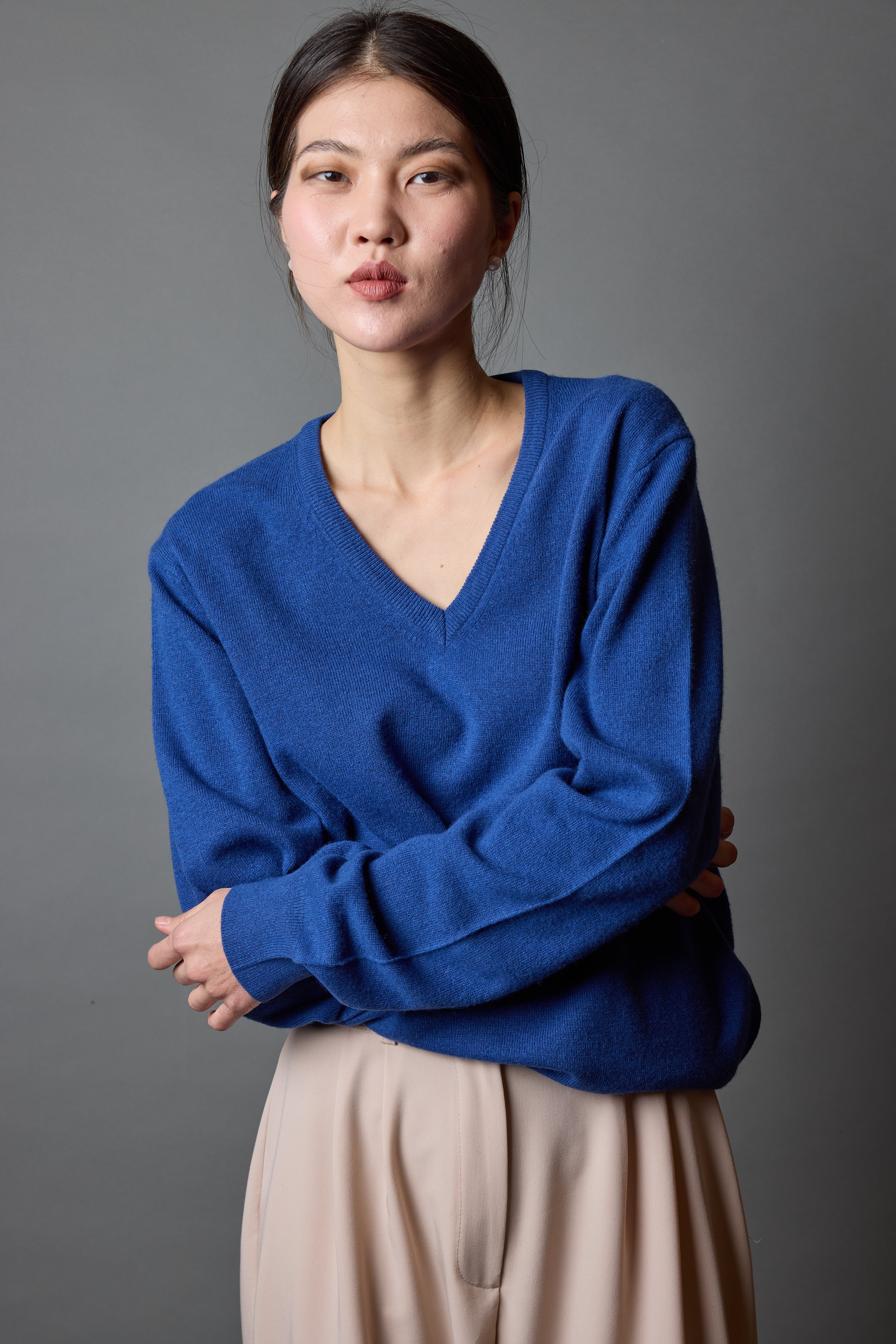 WOOL V-NECK UNISEX SWEATER SAX BLUE