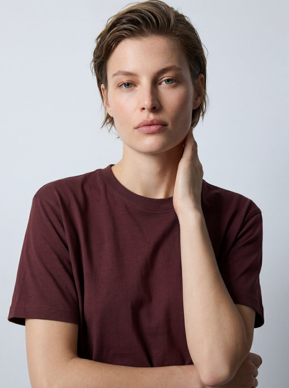 KISA KOLLU PAMUK T-SHIRT KAHVE