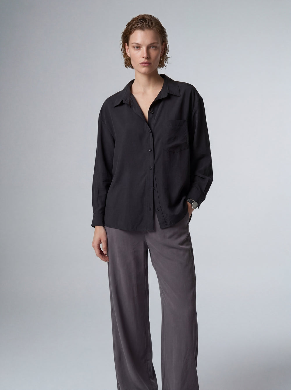 DOKUMLU CEPLI TENSEL GOMLEK SIYAH