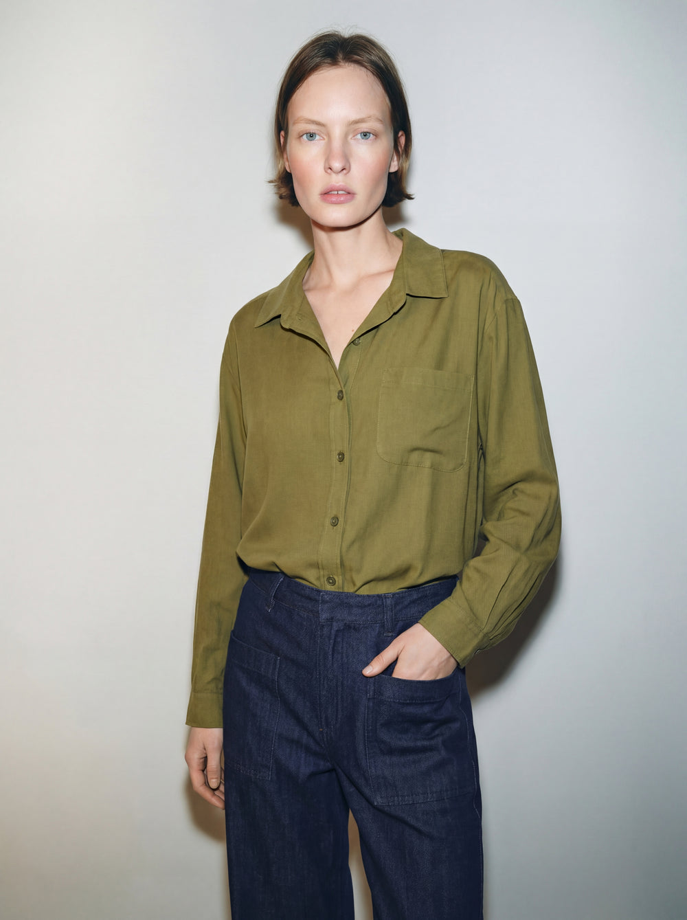 DOKUMLU CEPLI TENCEL GOMLEK OLIVE