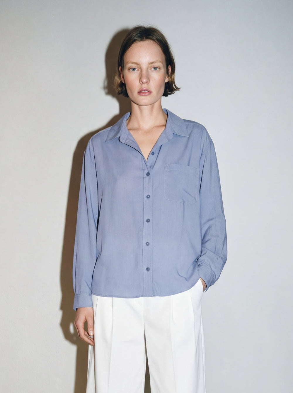 DOKUMLU CEPLI TENSEL GOMLEK GRI