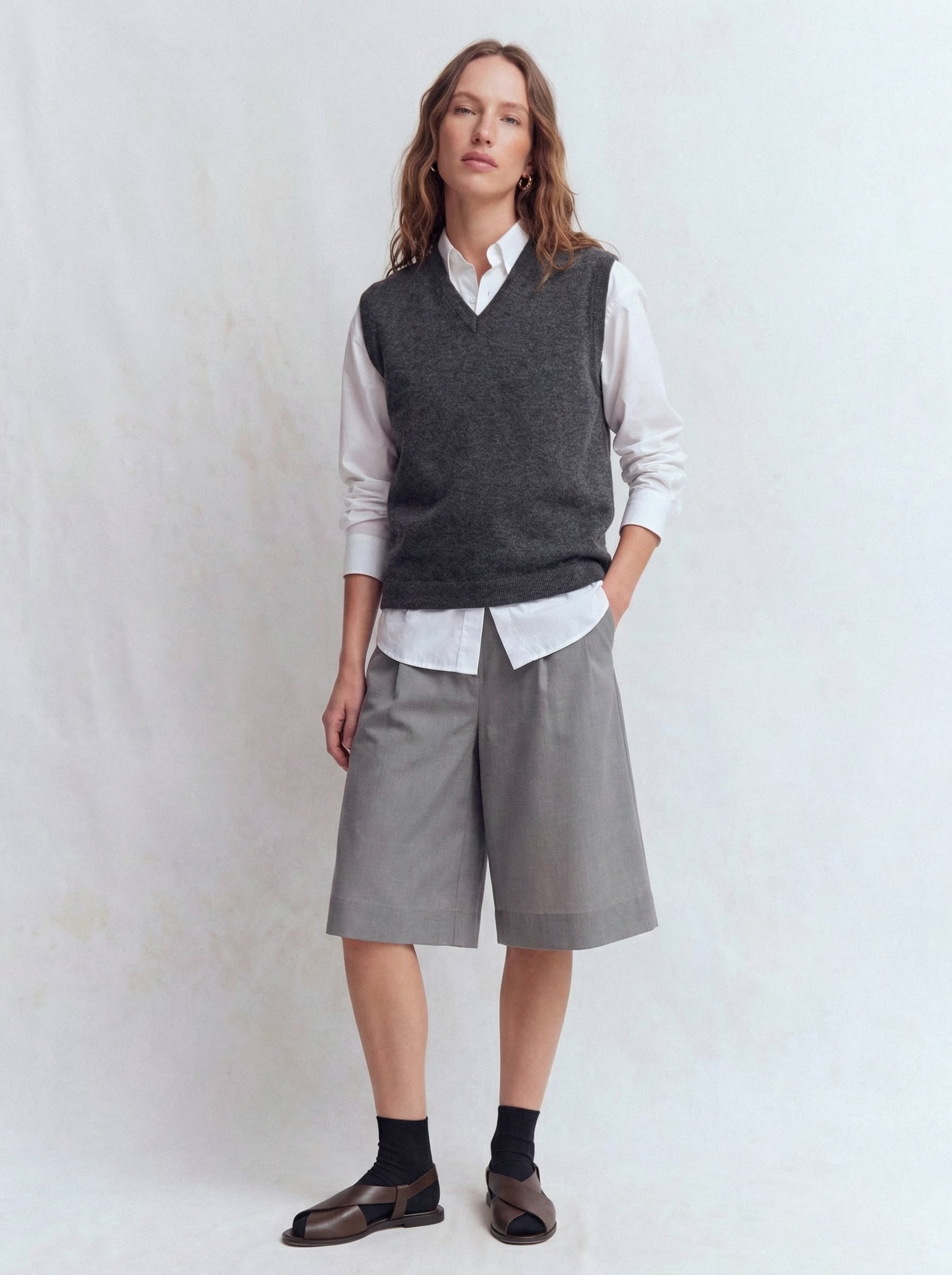 YUN V YAKA UNISEX SUVETER FUME