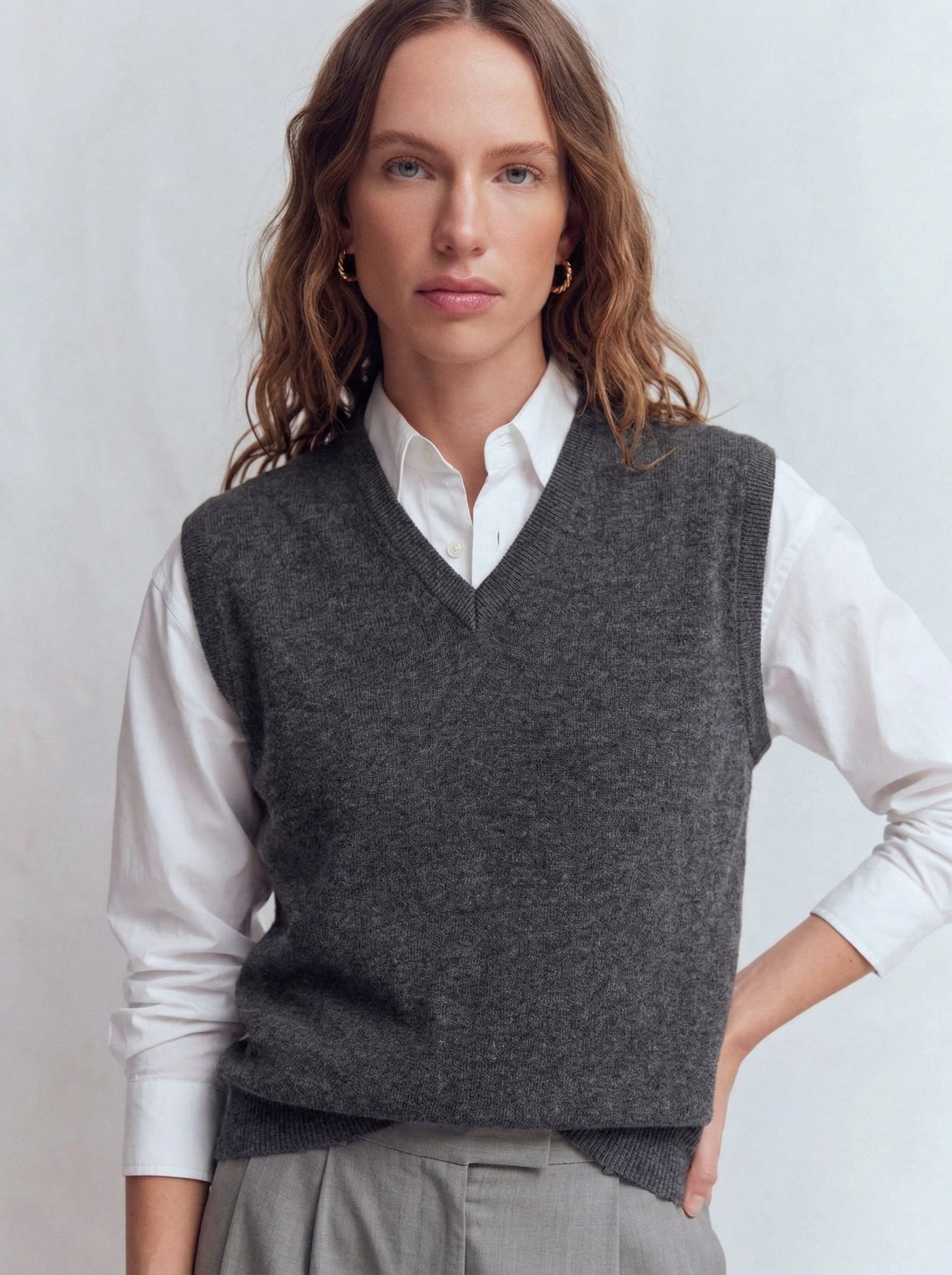 YUN V YAKA UNISEX SUVETER FUME