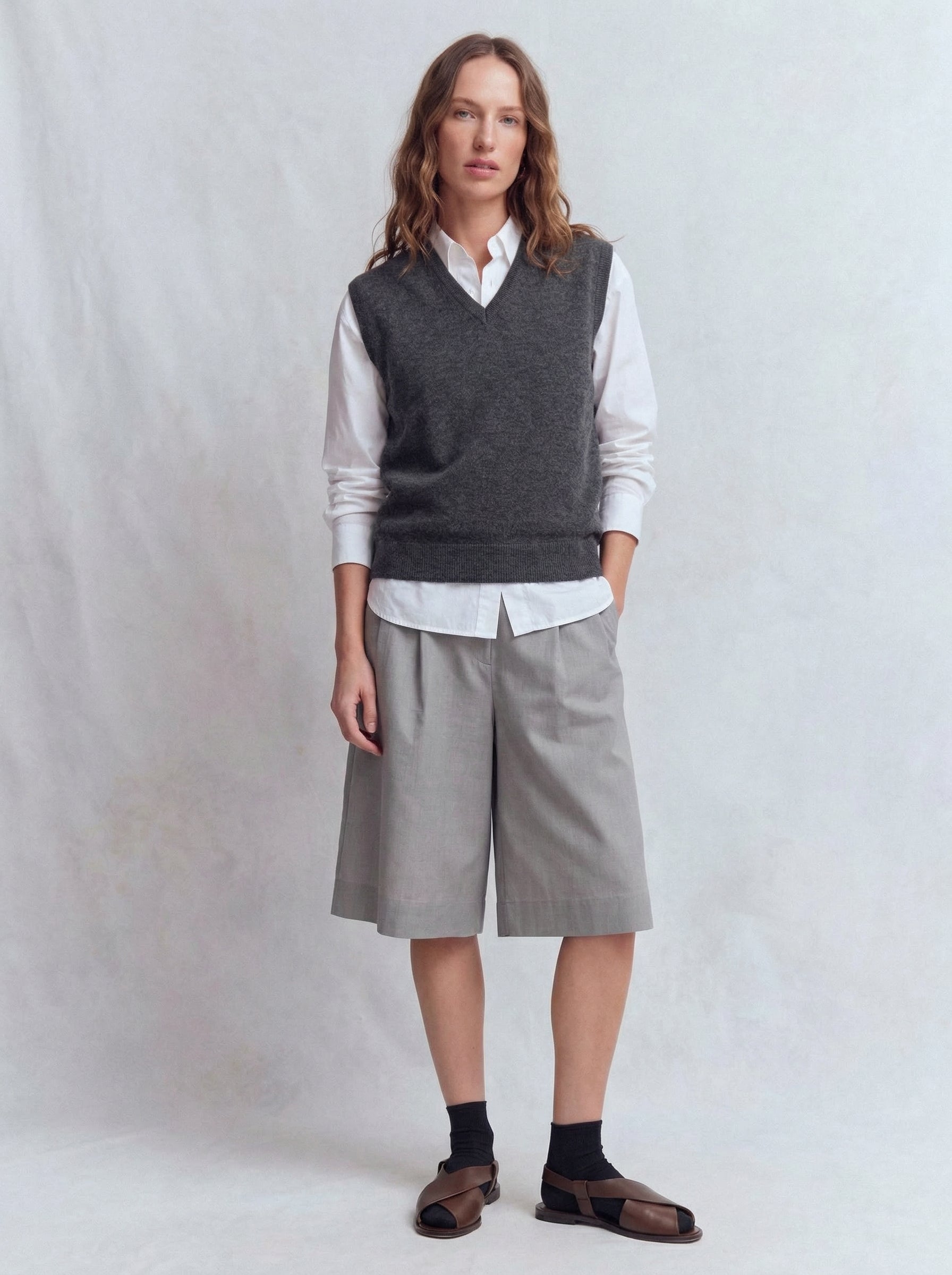 YUN V YAKA UNISEX SUVETER FUME