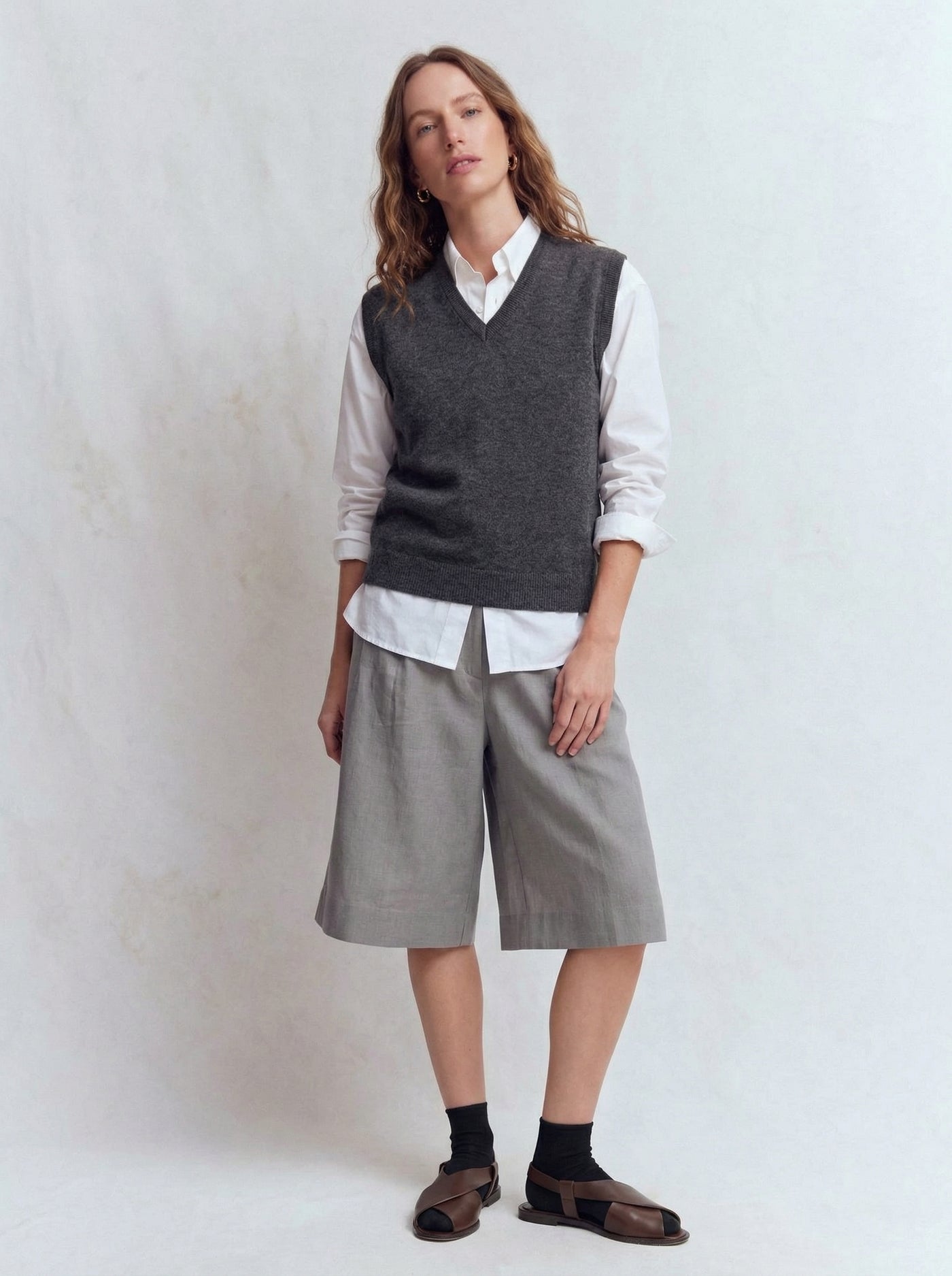 WOOL V-NECK UNISEX SWEATER SMOKED