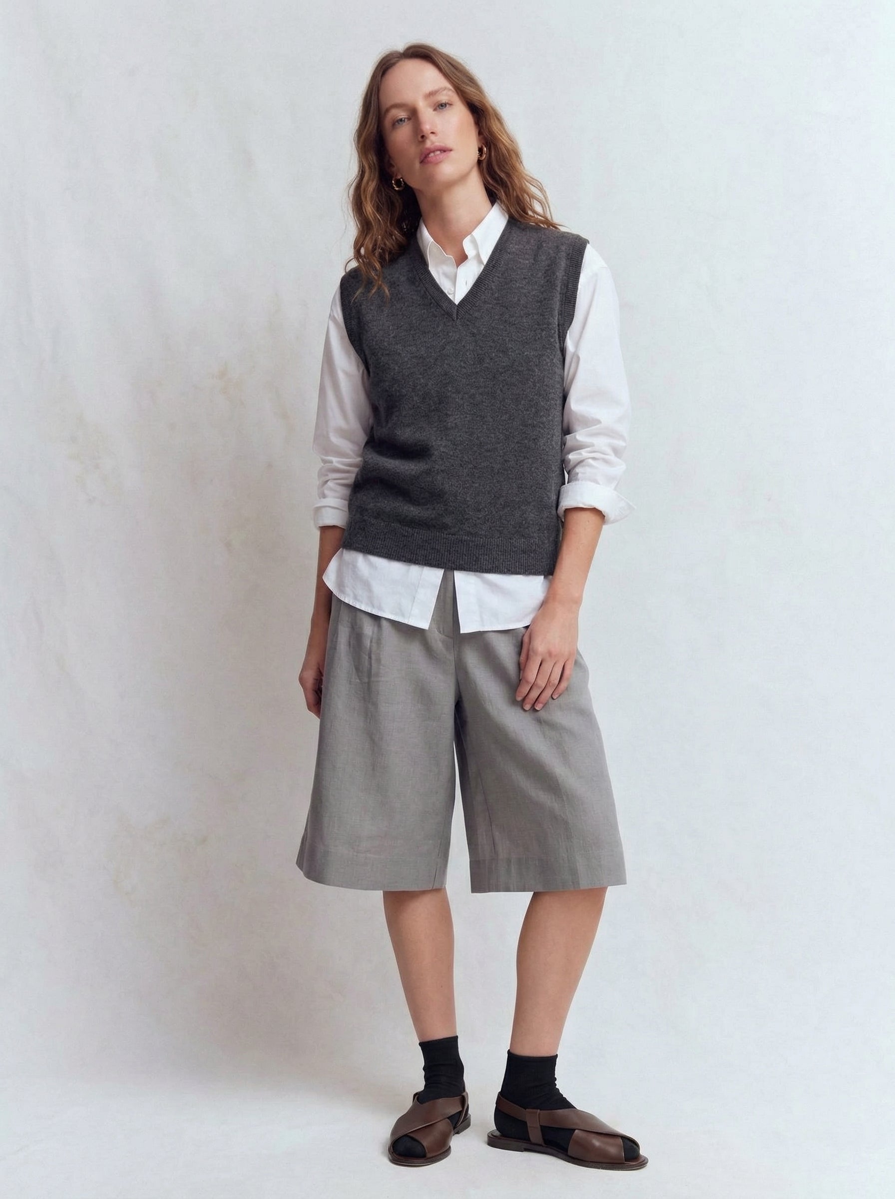 YUN V YAKA UNISEX SUVETER FUME