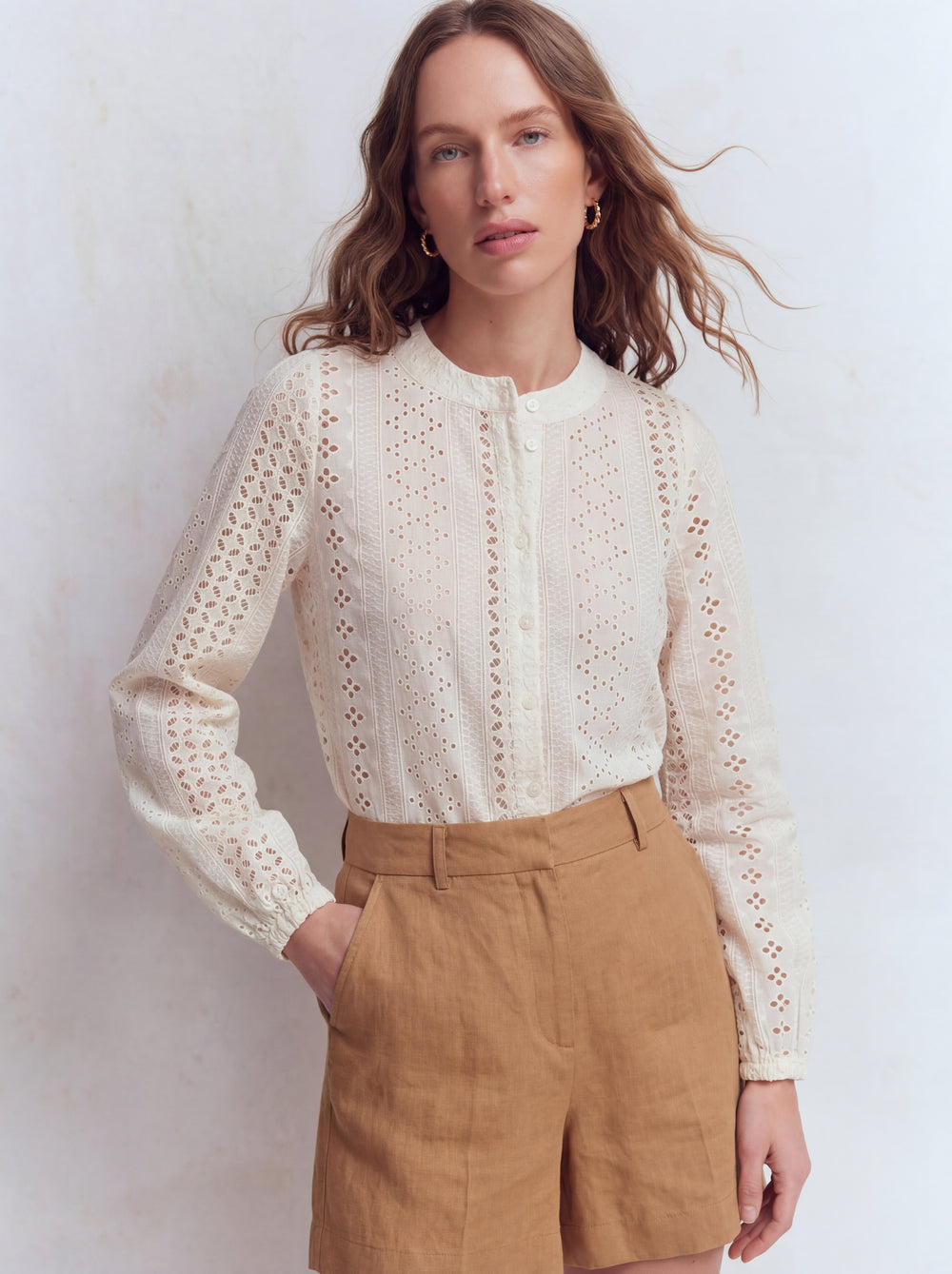 EDITH HAKIM YAKA DELIK ISI GOMLEK