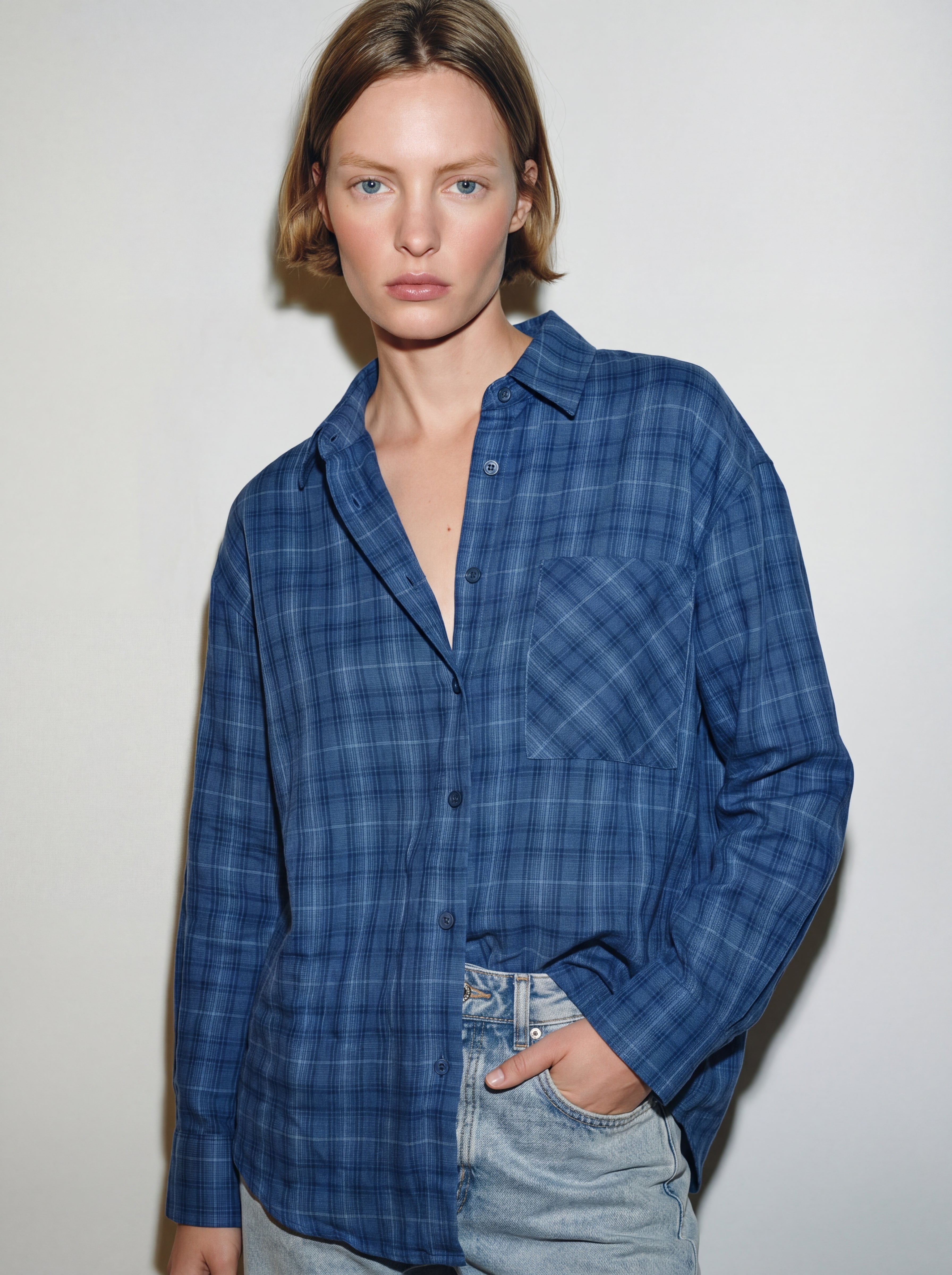 KARELI CEPLI OVERSIZE YUMUSAK GOMLEK