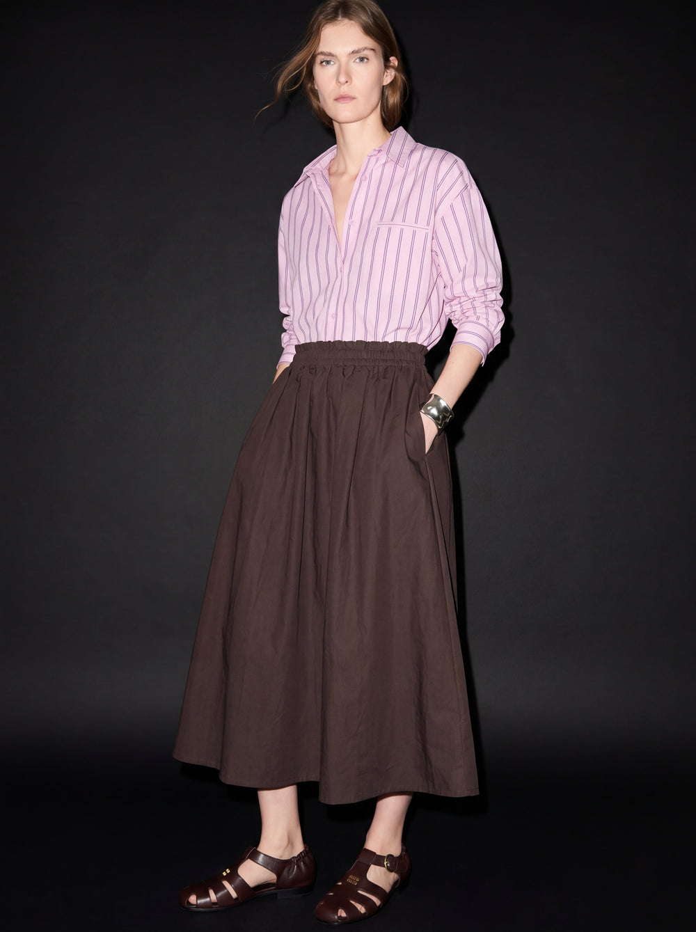 ELASTİK BEL BANTLI MIDI ETEK KAHVE