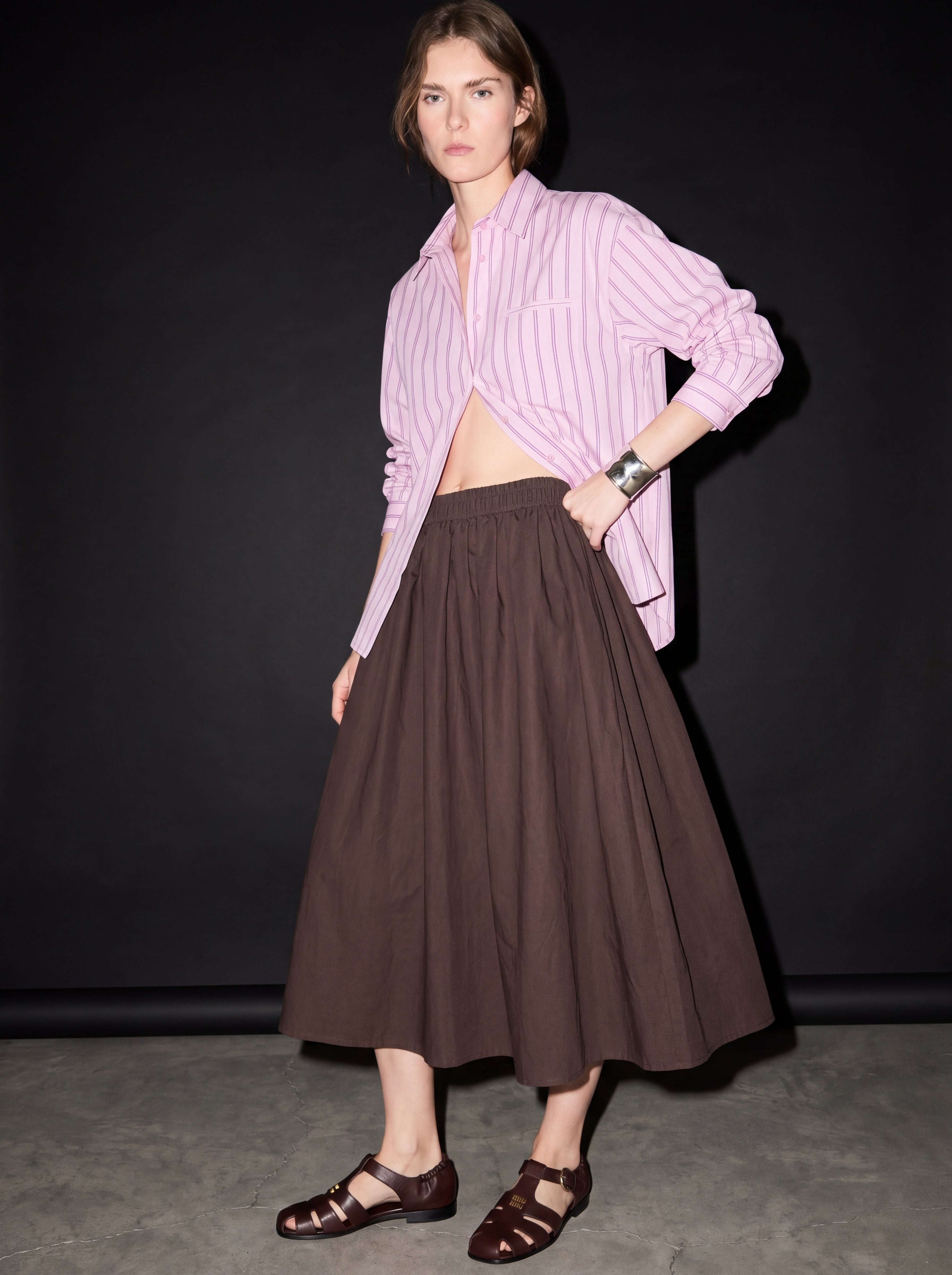 ELASTİK BEL BANTLI MIDI ETEK KAHVE