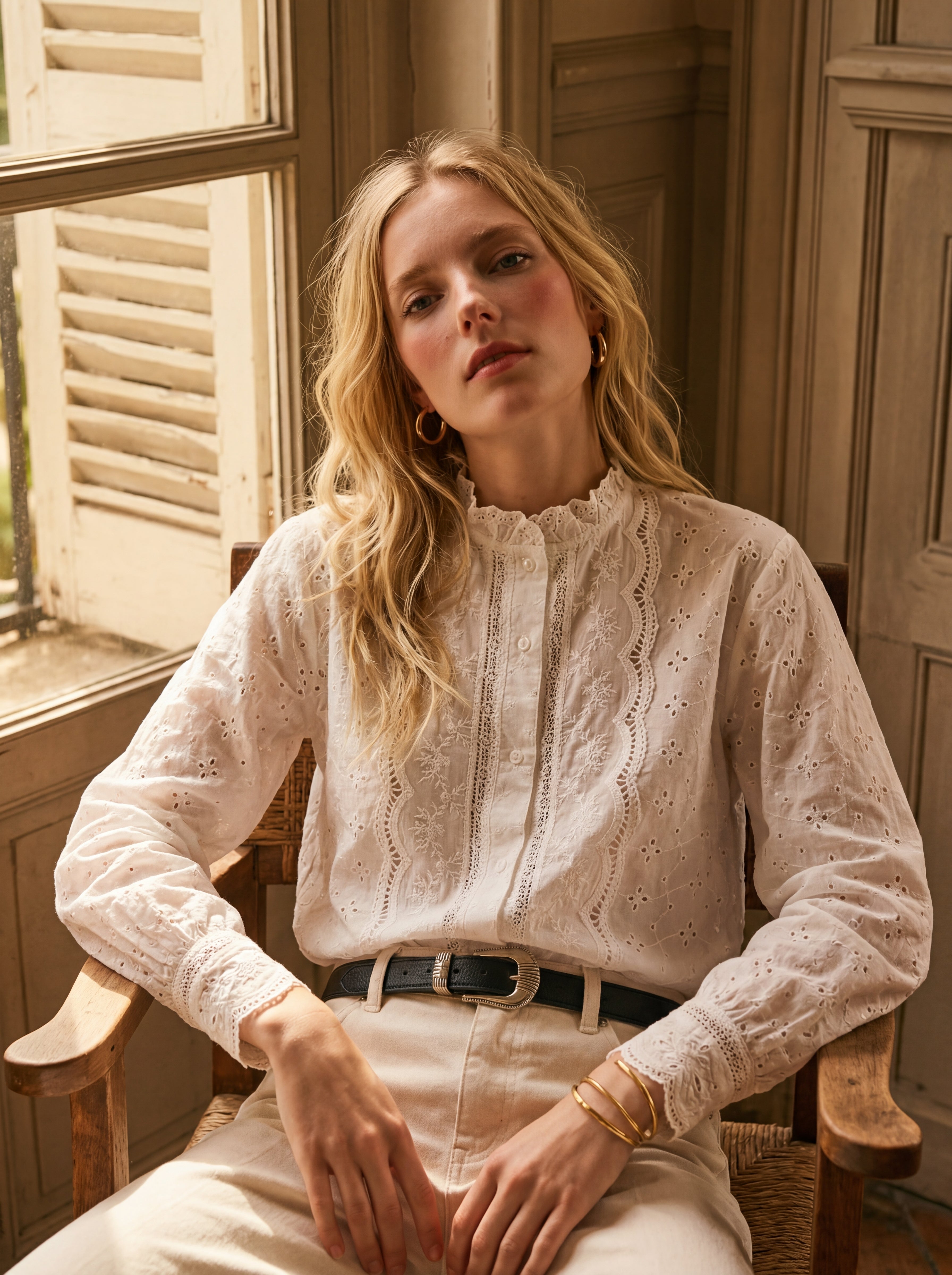 MARIA DANTEL DETAYLI FIRFIRLI PAMUK GOMLEK BEYAZ